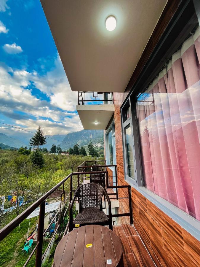 Apple Flower With Balcony And Mountain View 马拉里 外观 照片
